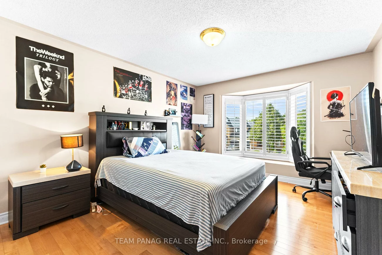 28, Cosmo, Vales of Castlemore, Brampton