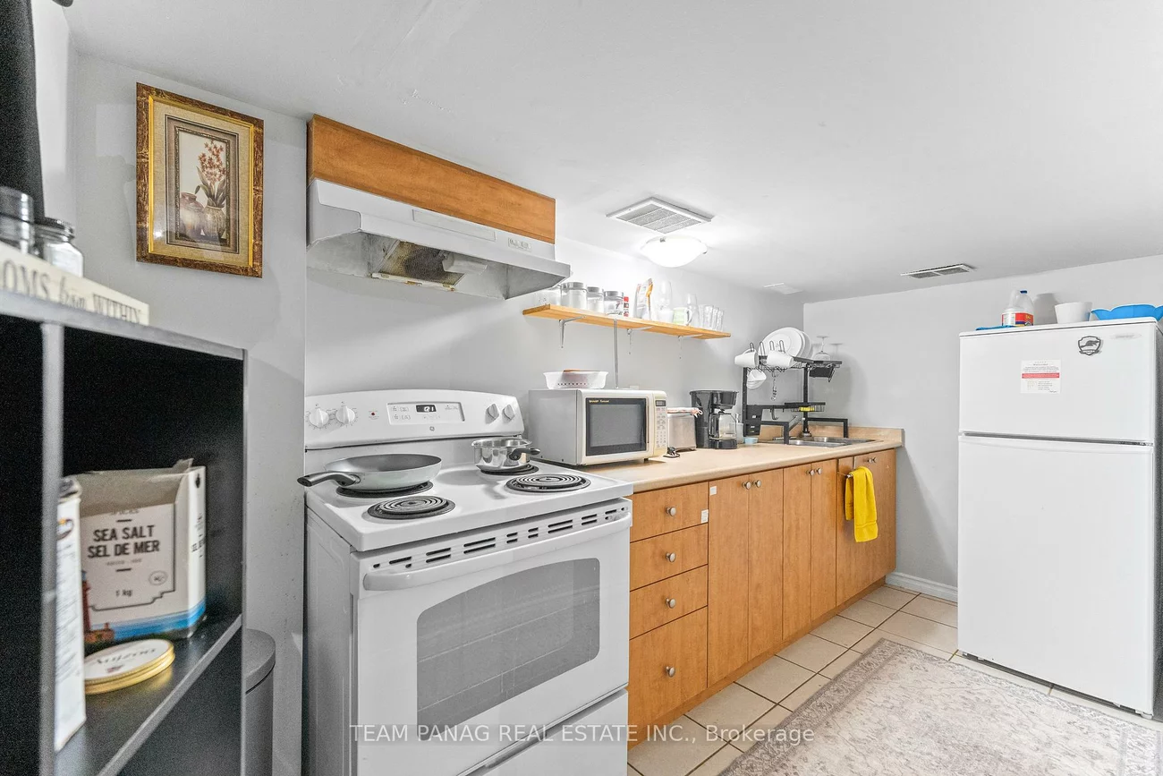 28, Cosmo, Vales of Castlemore, Brampton