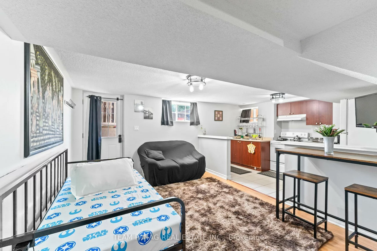 28, Cosmo, Vales of Castlemore, Brampton