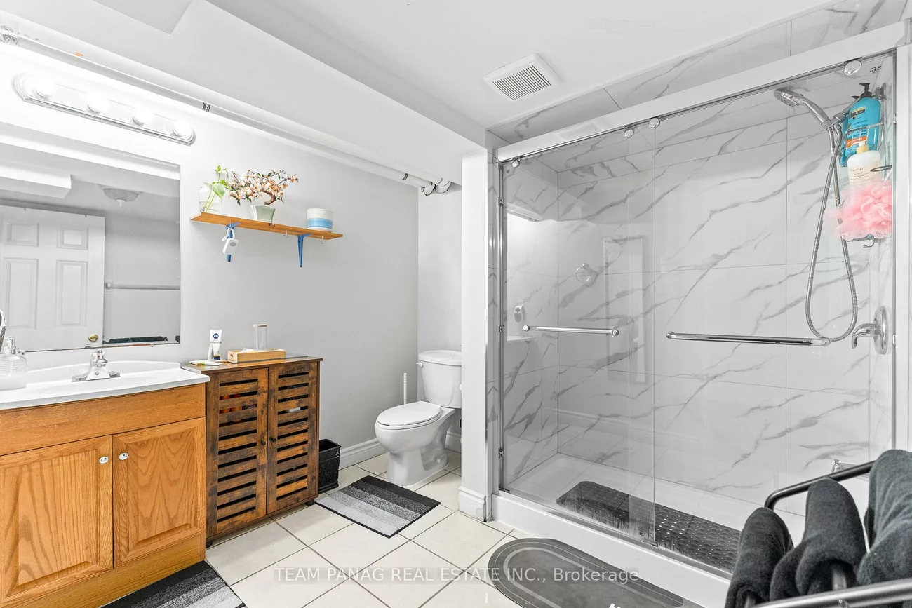 28, Cosmo, Vales of Castlemore, Brampton