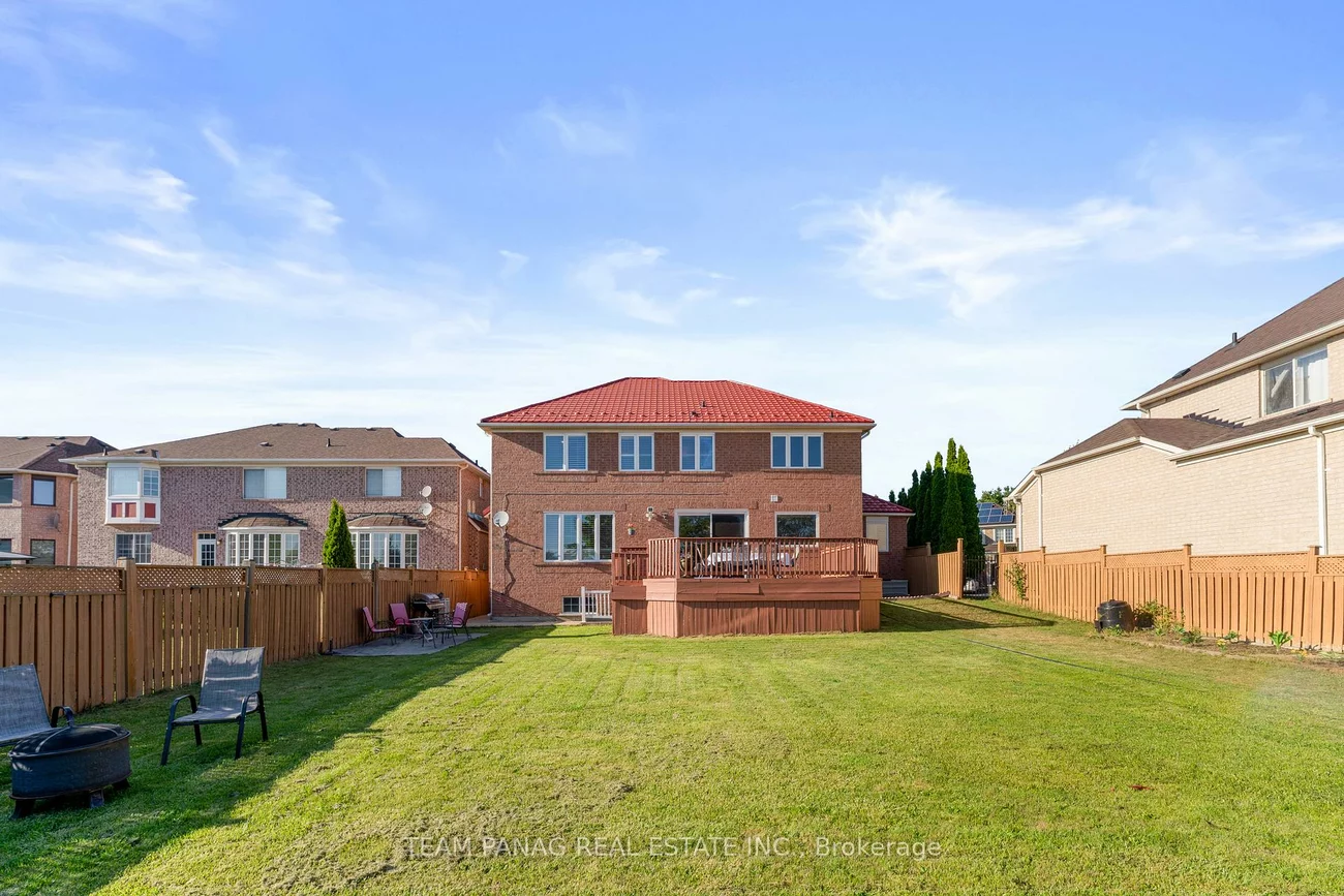 28, Cosmo, Vales of Castlemore, Brampton