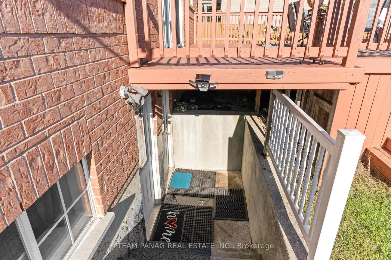 28, Cosmo, Vales of Castlemore, Brampton