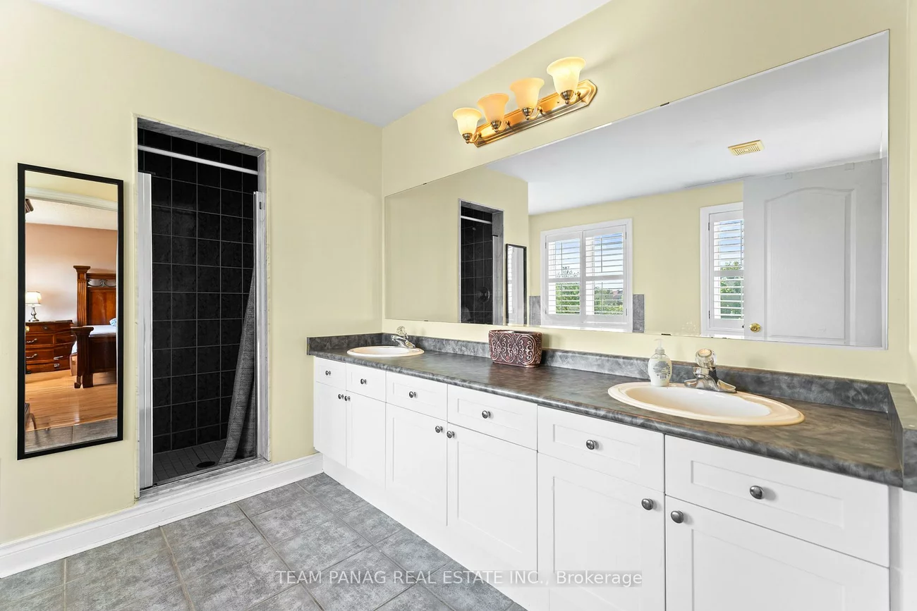 28, Cosmo, Vales of Castlemore, Brampton