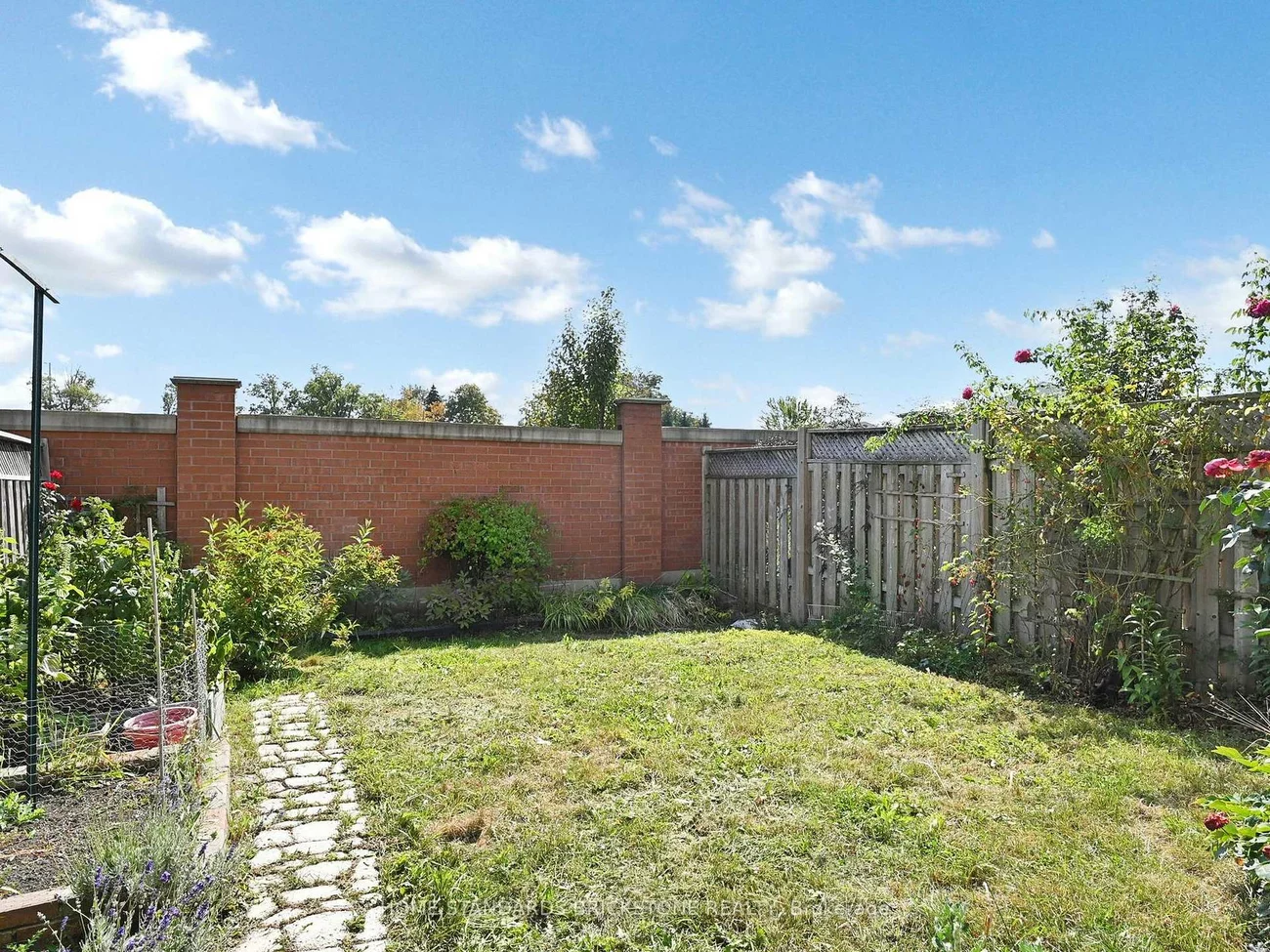 50, Versailles, Bram East, Brampton