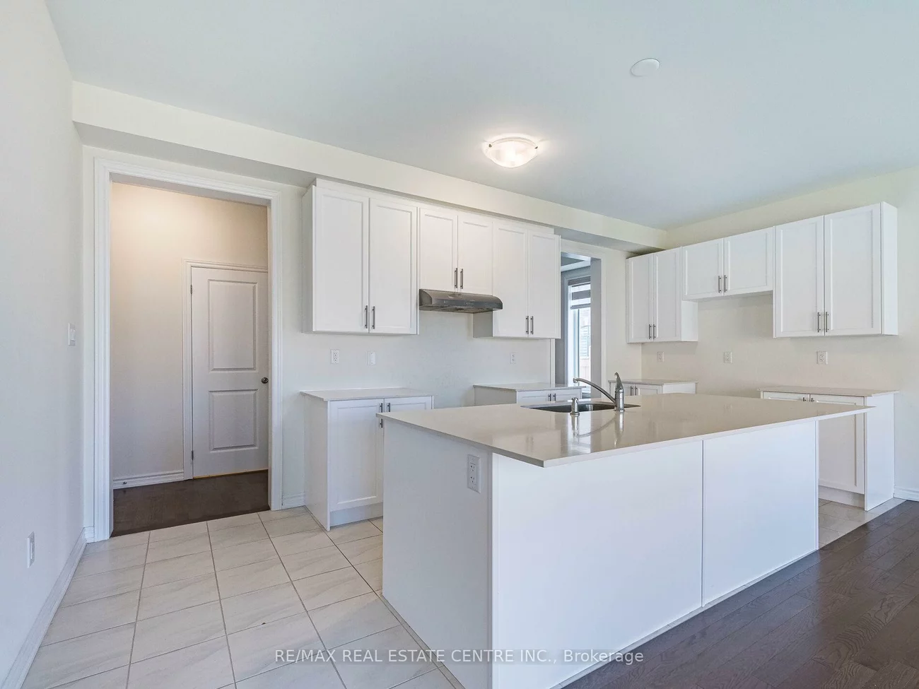 20, Fuller, Credit Valley, Brampton