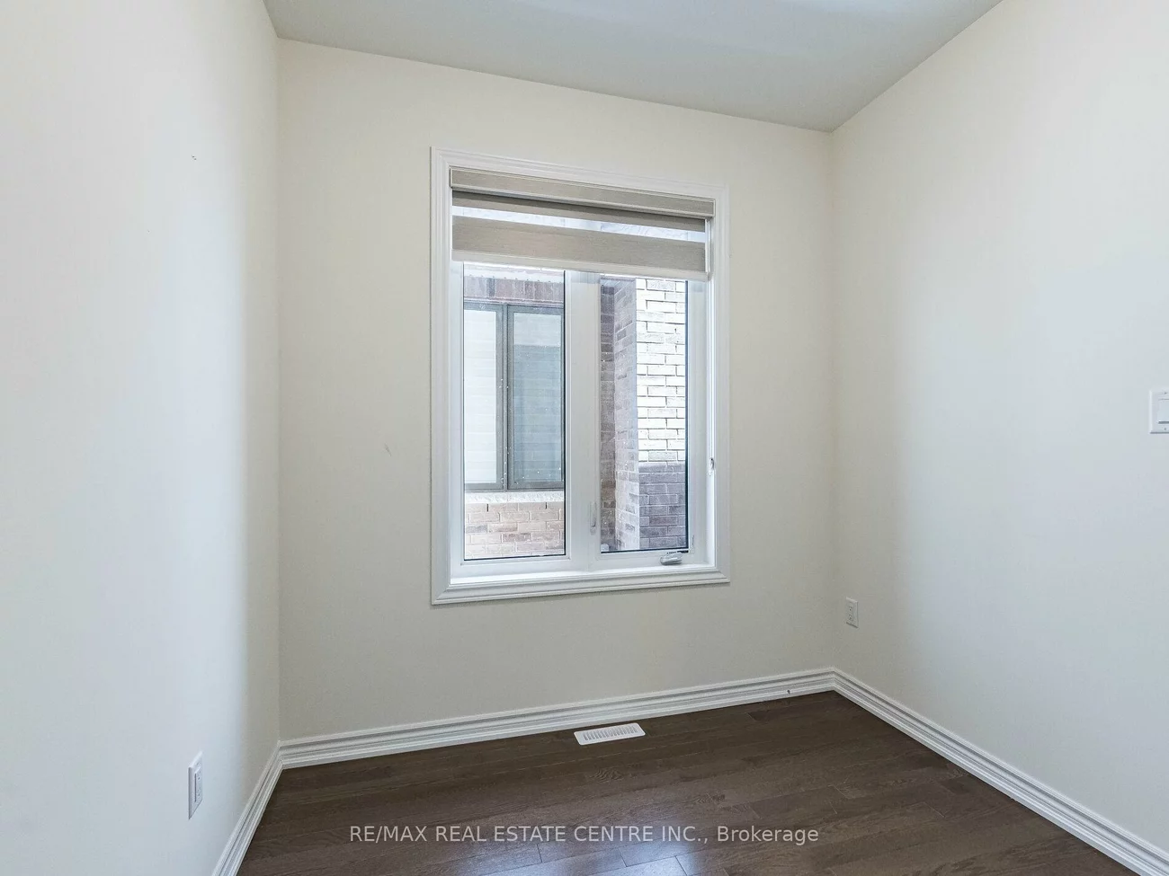 20, Fuller, Credit Valley, Brampton