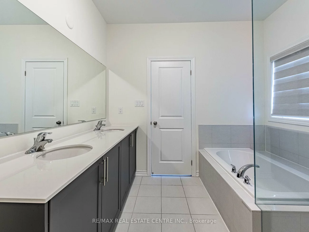 20, Fuller, Credit Valley, Brampton