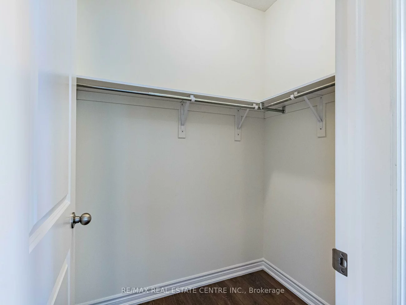 20, Fuller, Credit Valley, Brampton