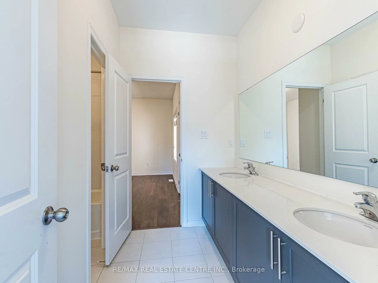 20, Fuller, Credit Valley, Brampton