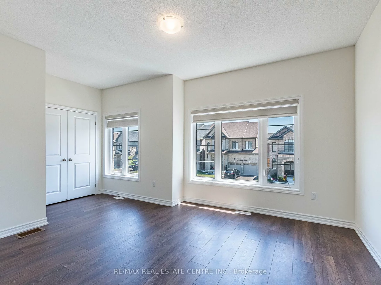 20, Fuller, Credit Valley, Brampton