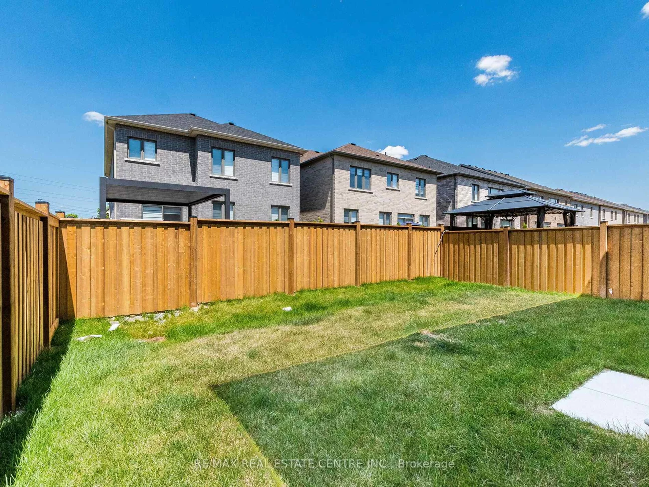 20, Fuller, Credit Valley, Brampton