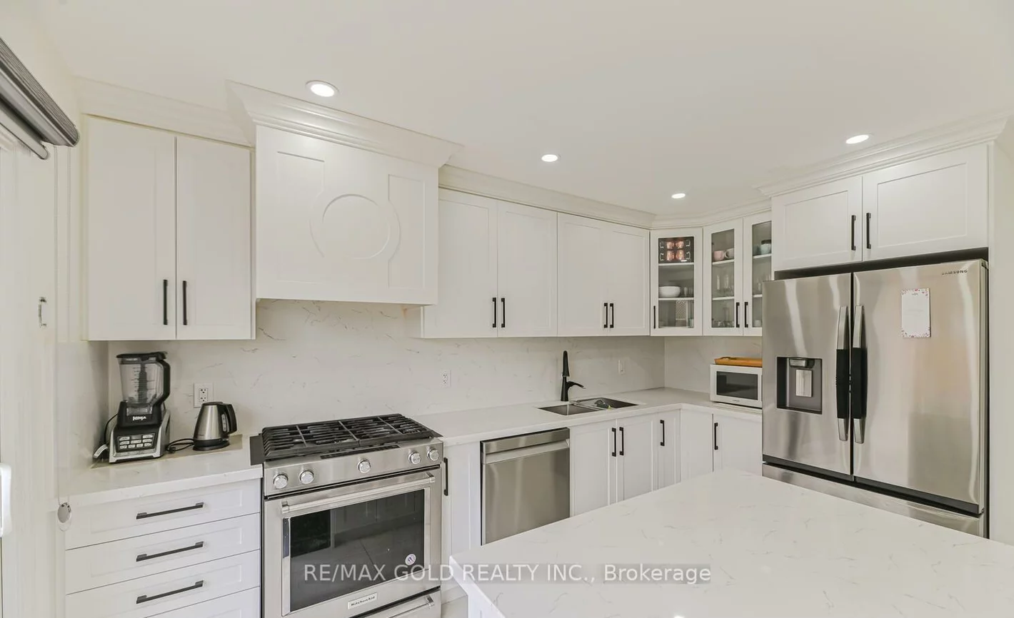 81, Drake, Southgate, Brampton