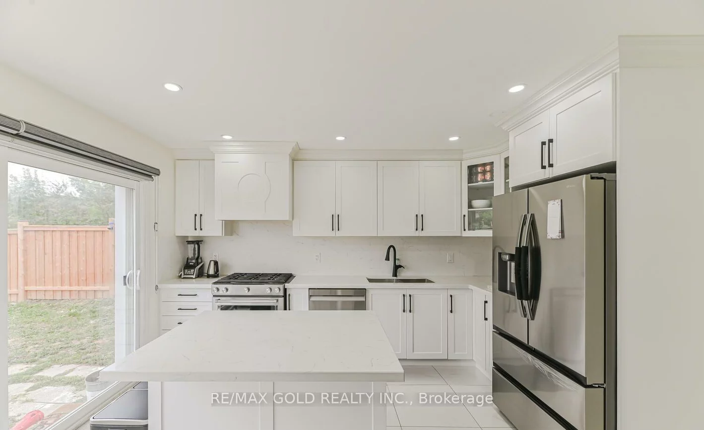 81, Drake, Southgate, Brampton