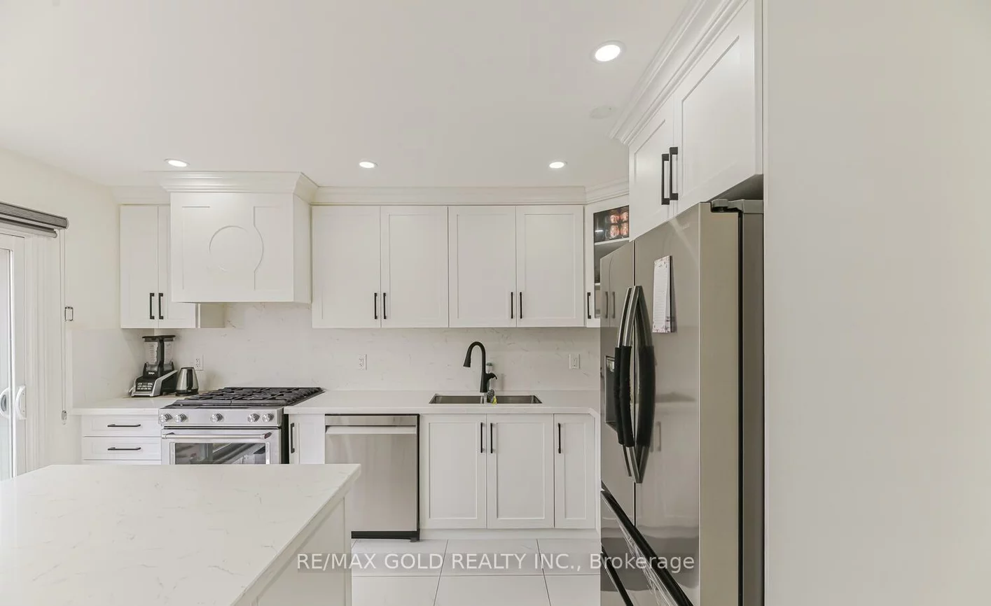 81, Drake, Southgate, Brampton