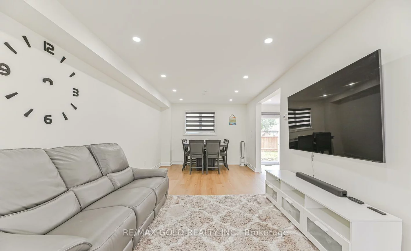 81, Drake, Southgate, Brampton