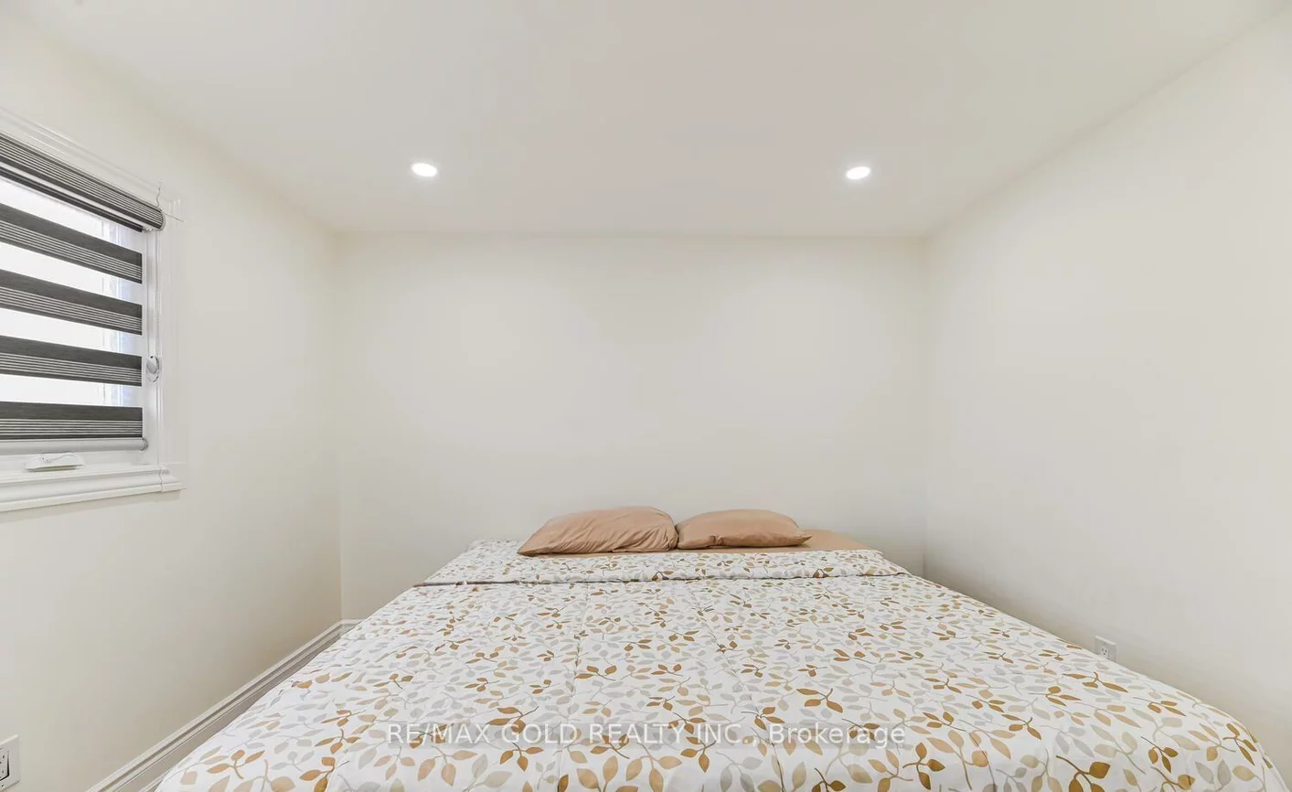 81, Drake, Southgate, Brampton