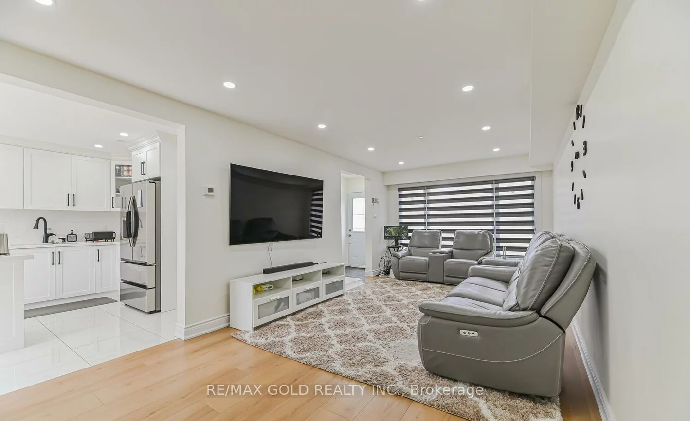 81, Drake, Southgate, Brampton