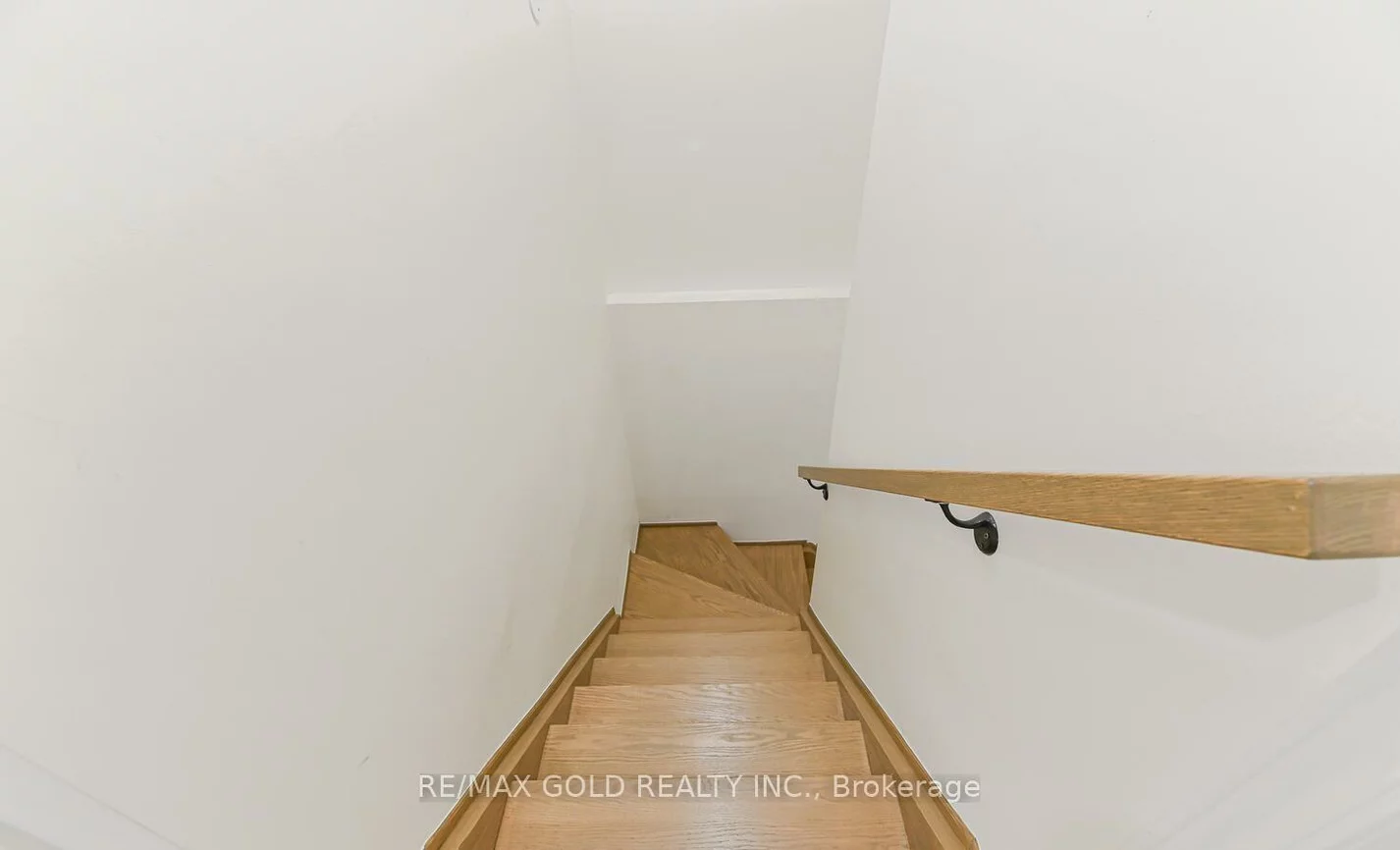 81, Drake, Southgate, Brampton