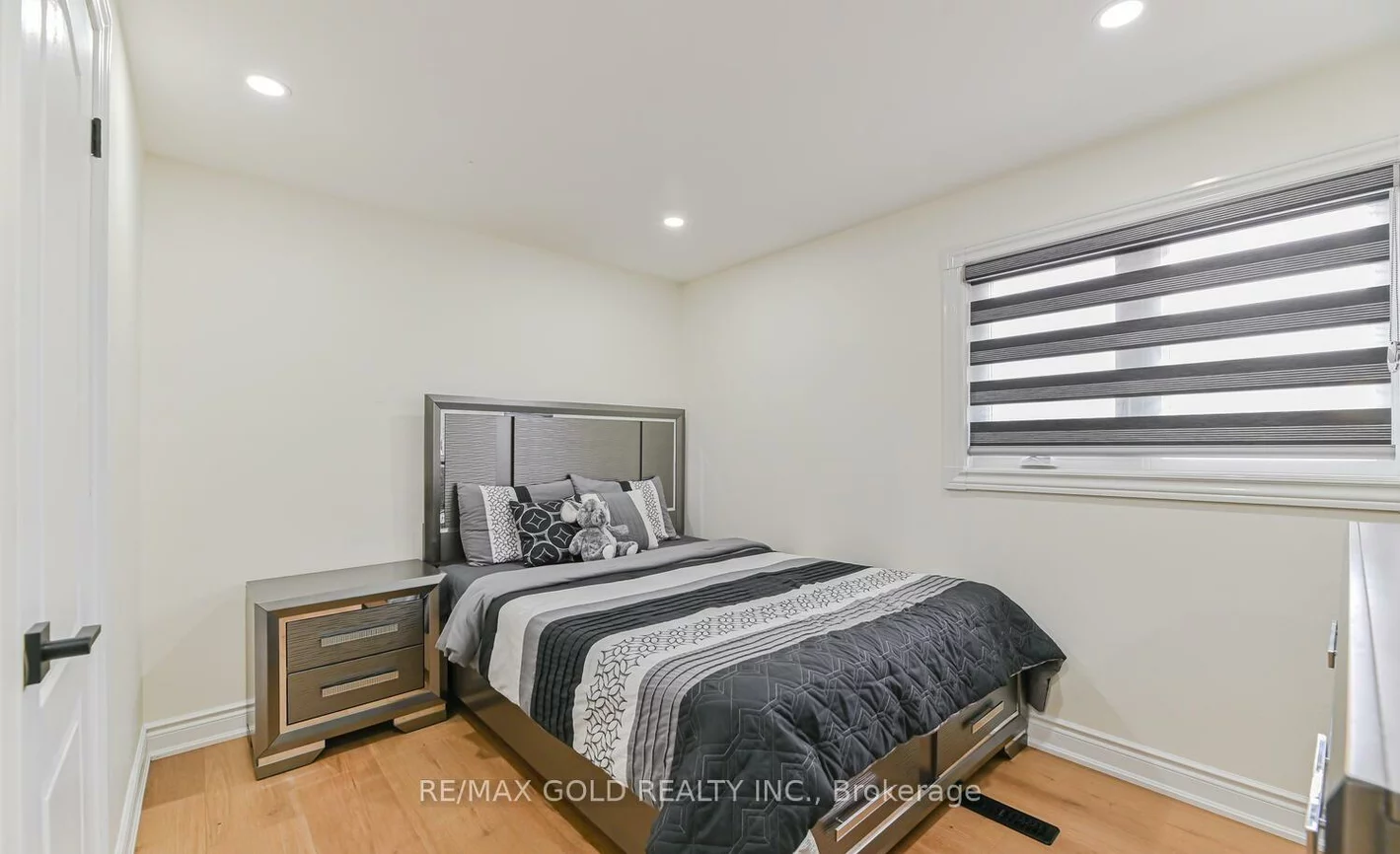 81, Drake, Southgate, Brampton