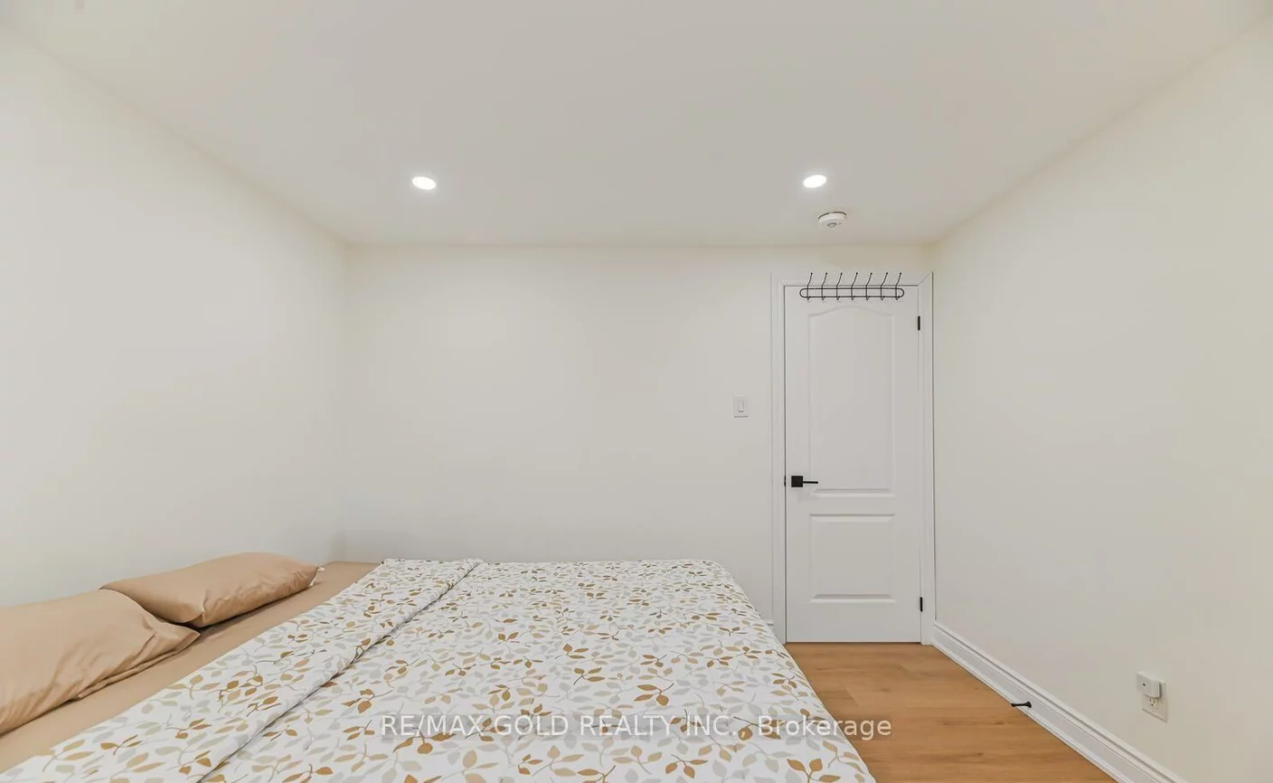 81, Drake, Southgate, Brampton