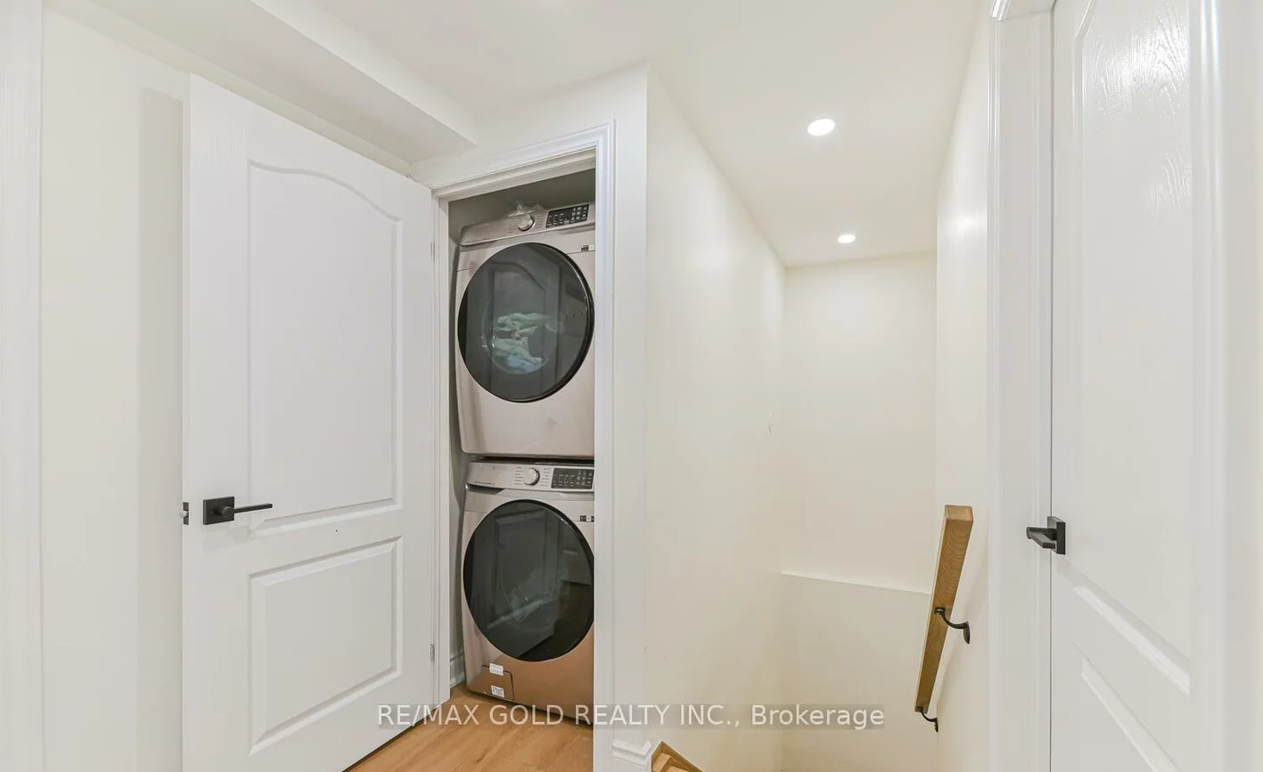 81, Drake, Southgate, Brampton