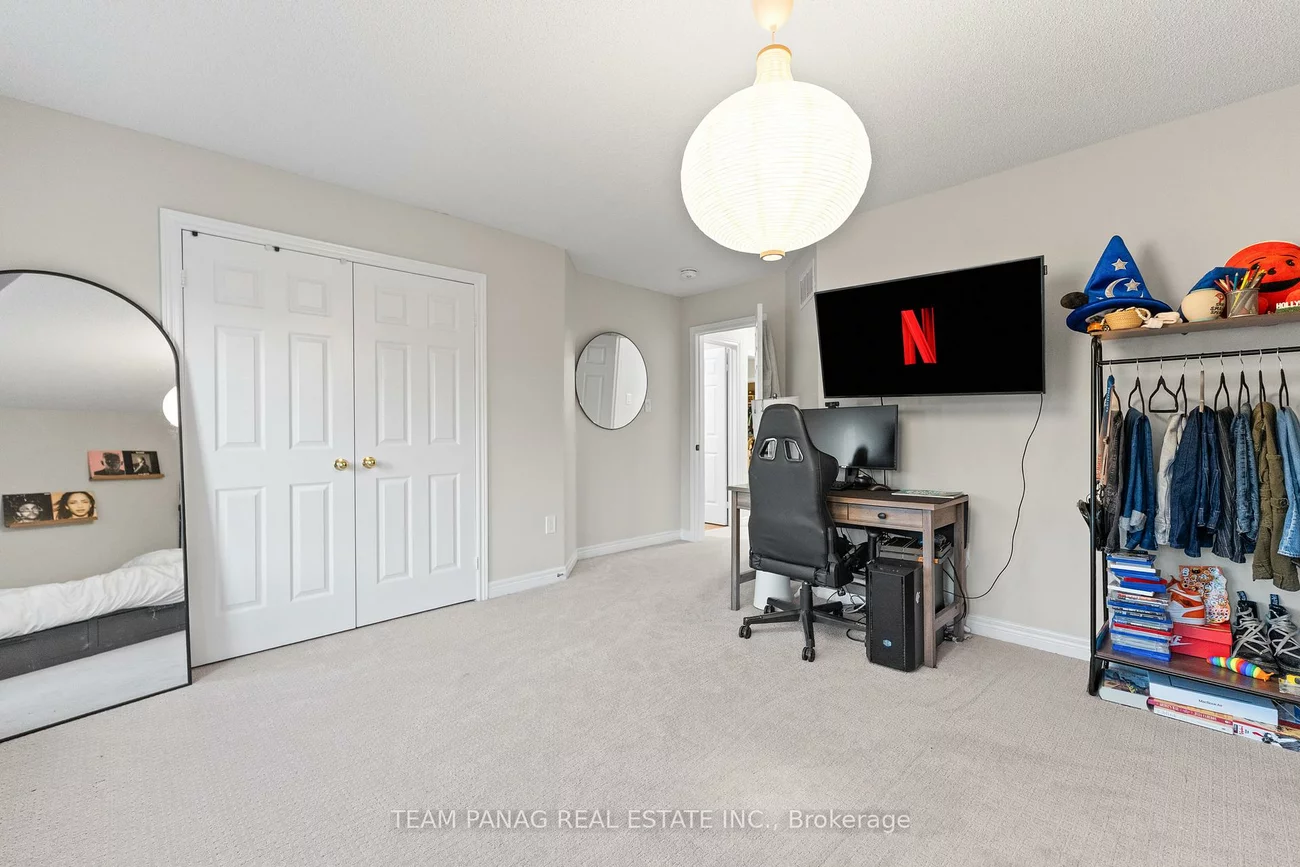 23, Sea Lion, Madoc, Brampton