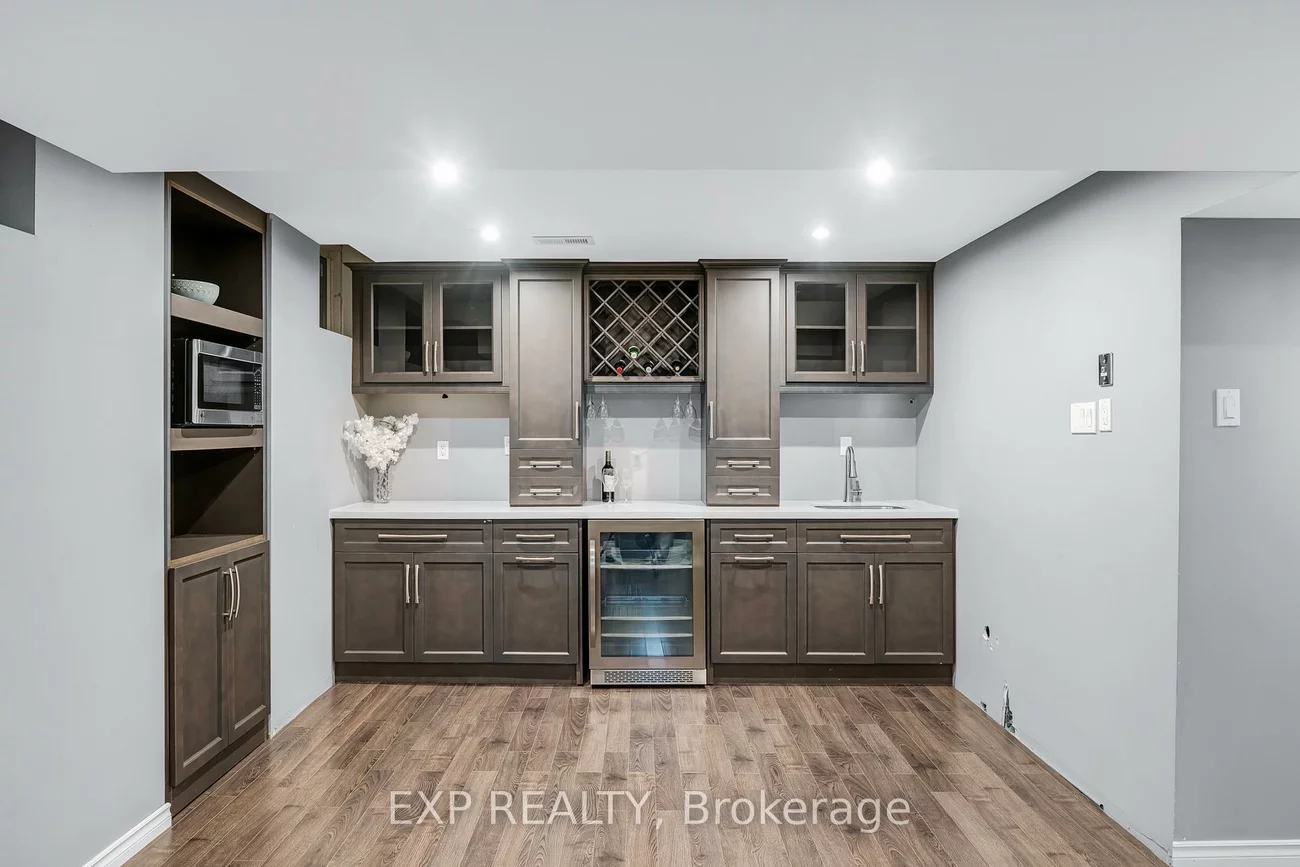 413, Sunny Meadow, Sandringham-Wellington, Brampton