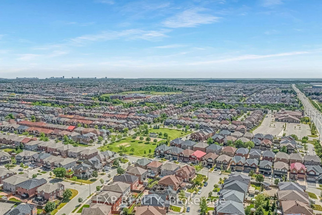 413, Sunny Meadow, Sandringham-Wellington, Brampton
