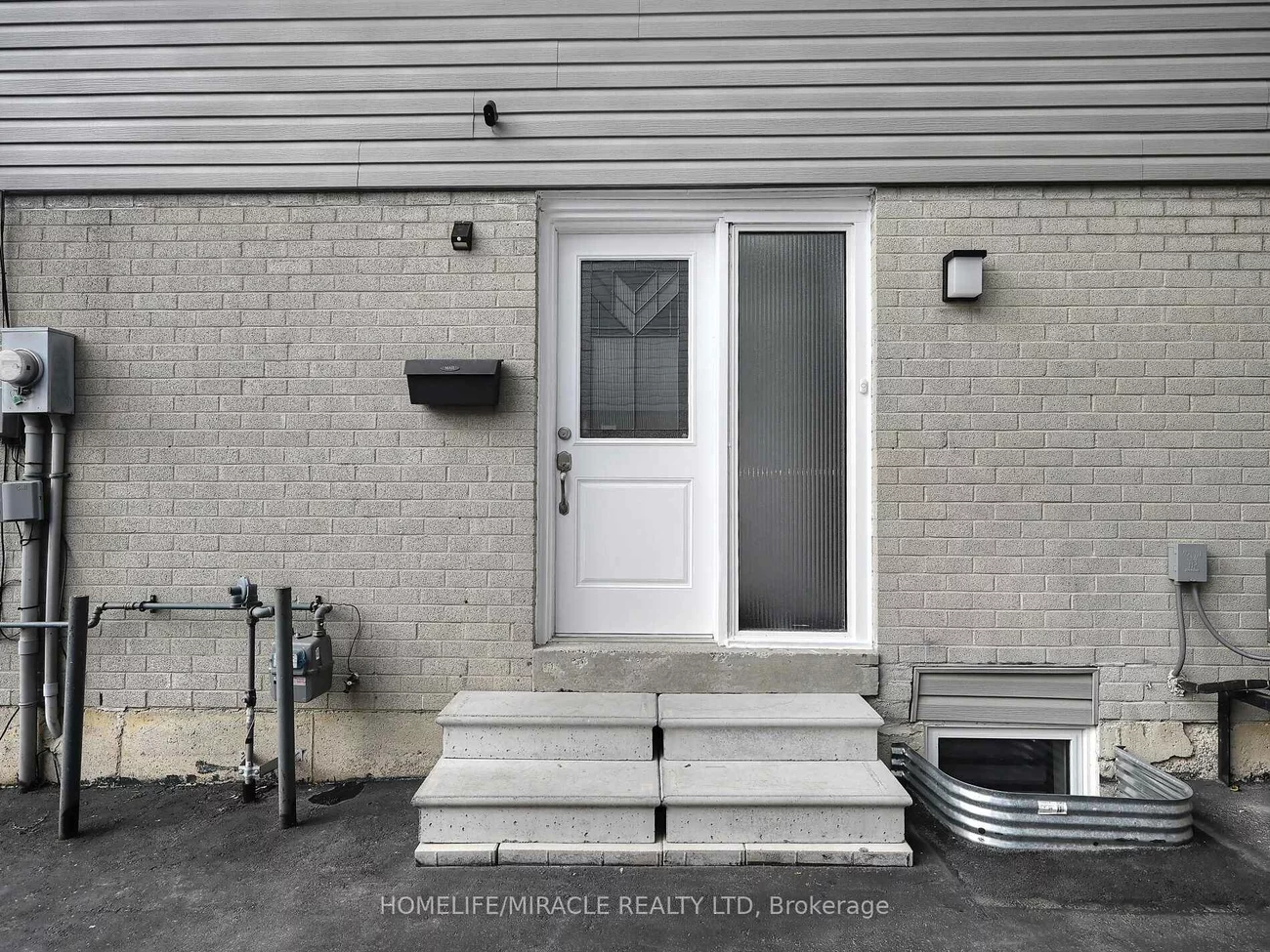 10, Grasspoint, Northgate, Brampton