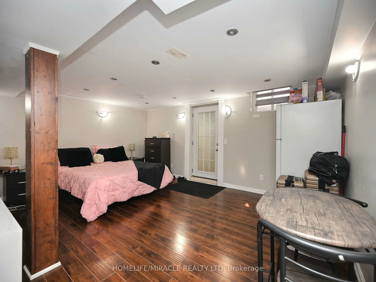 10, Grasspoint, Northgate, Brampton