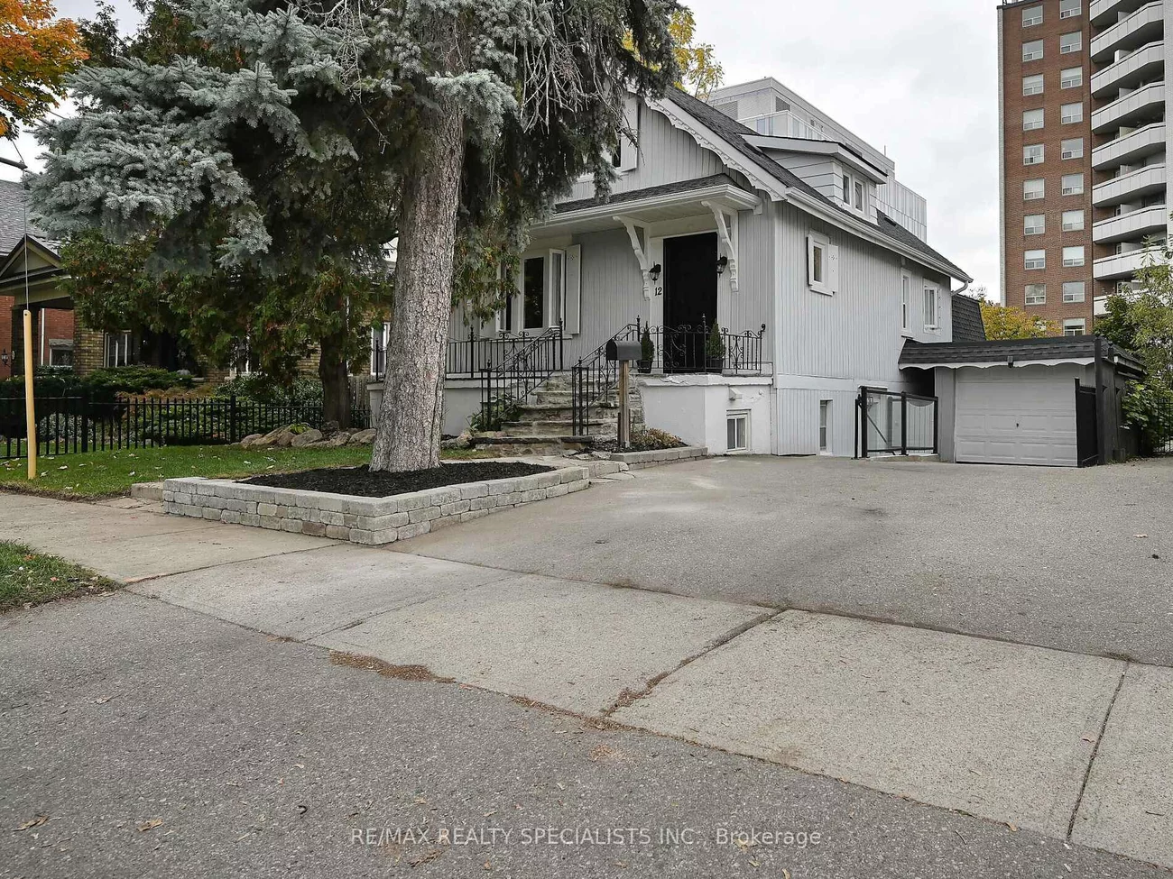 12, Elizabeth, Downtown Brampton, Brampton