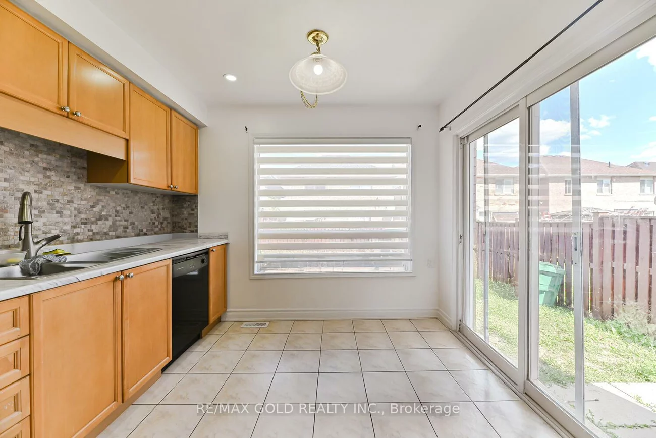 17, Levida, Vales of Castlemore, Brampton