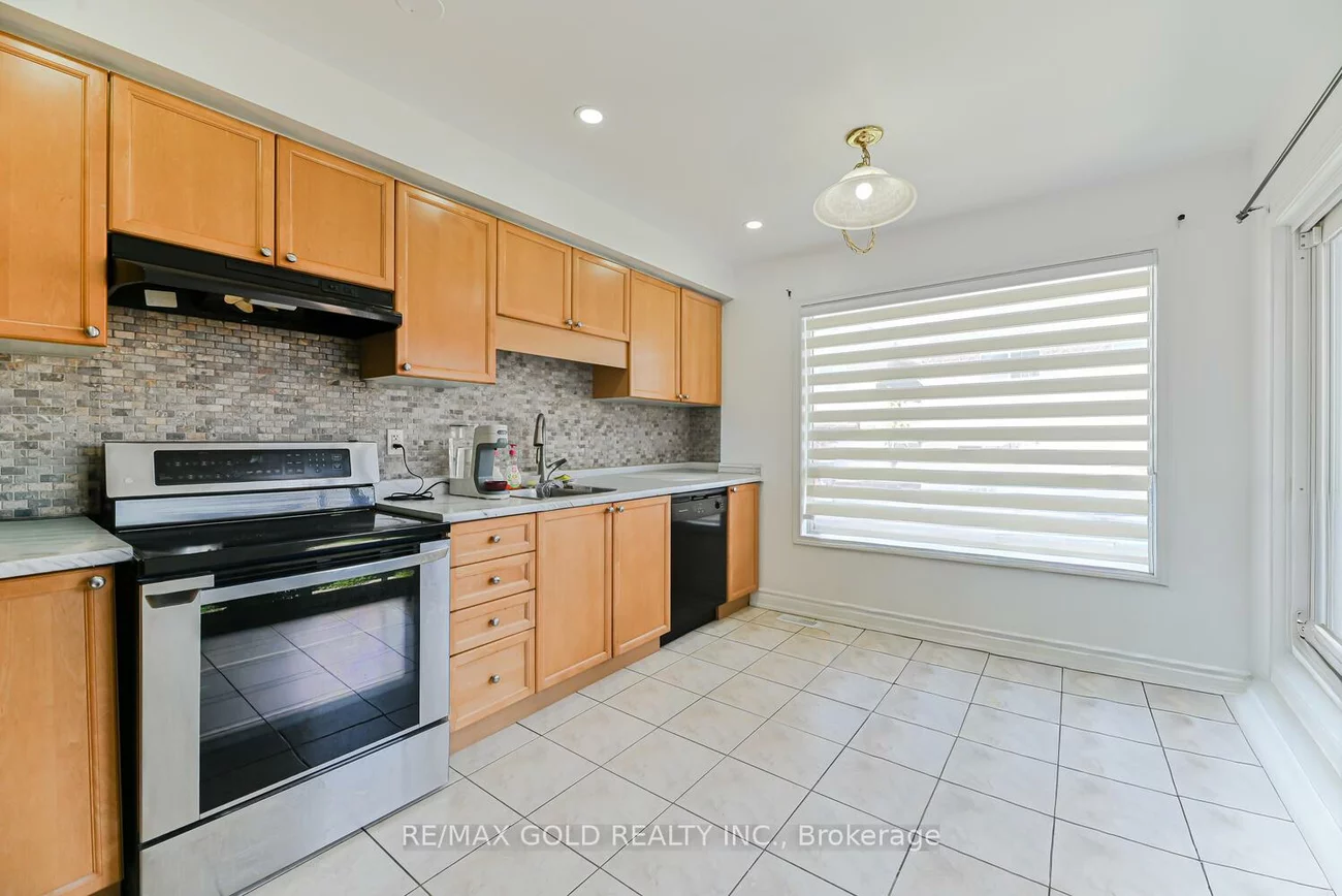 17, Levida, Vales of Castlemore, Brampton