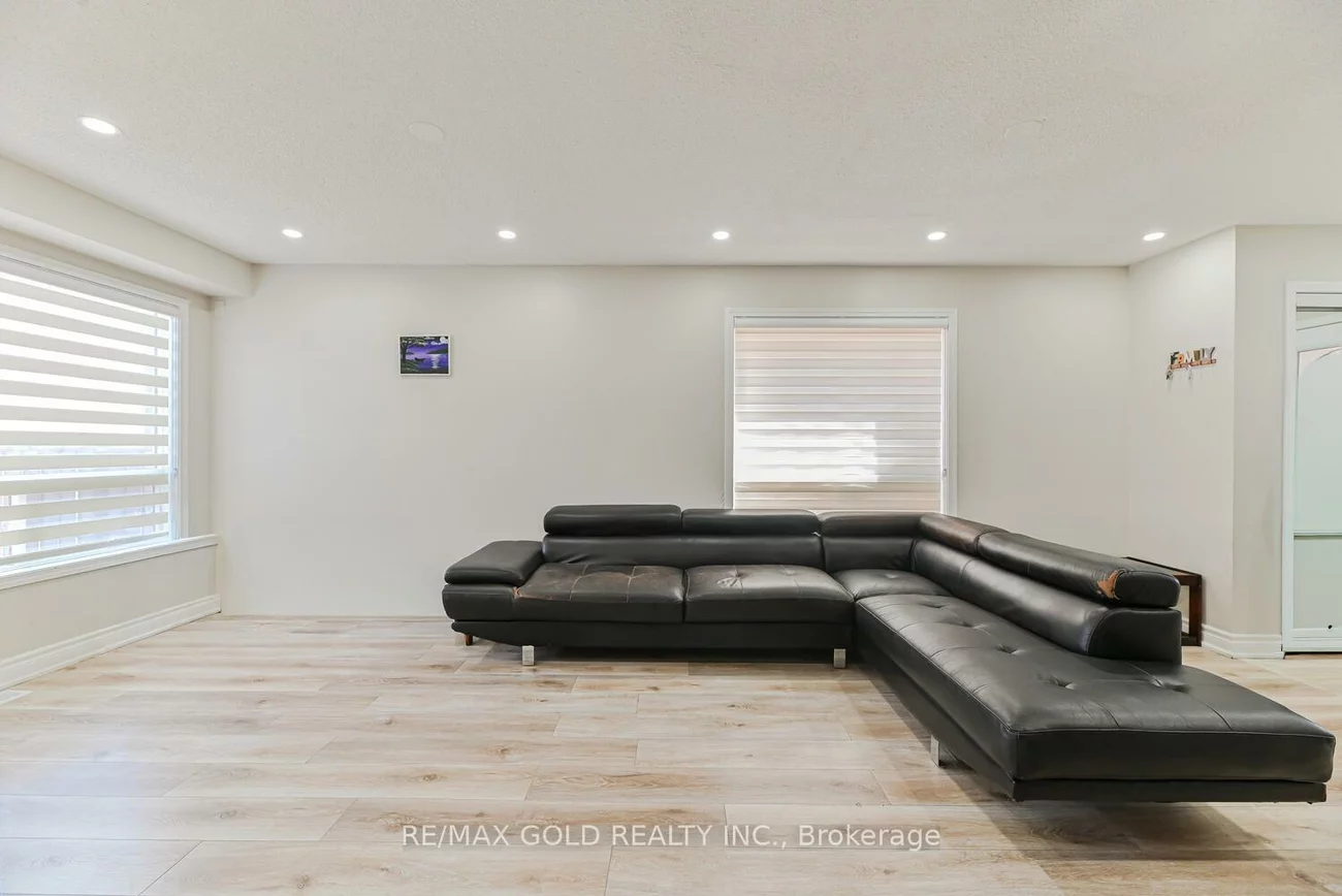 17, Levida, Vales of Castlemore, Brampton