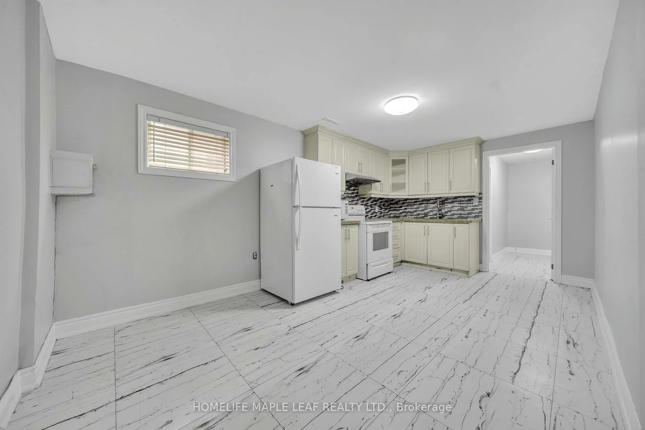 10, Pickard, Fletcher's West, Brampton