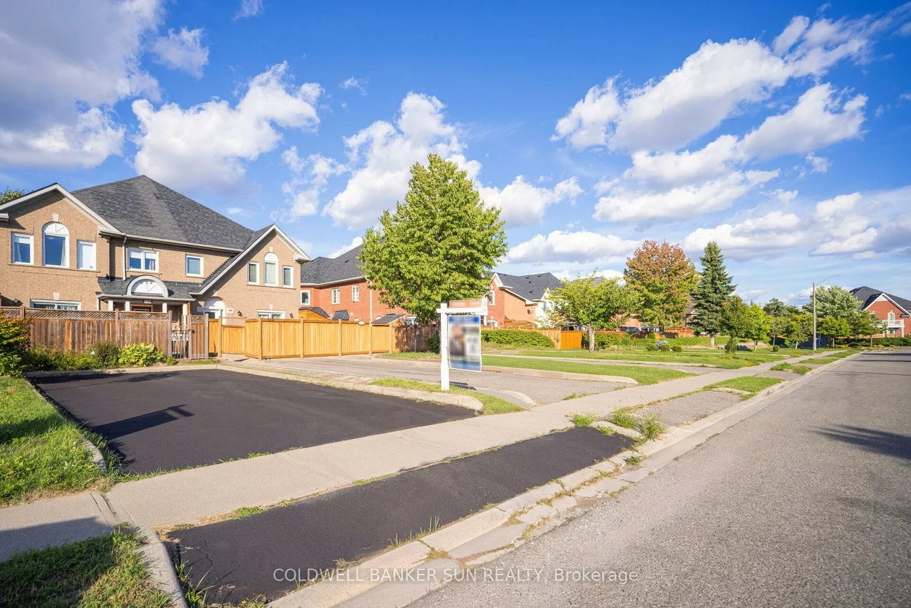 138, Pressed Brick, Brampton North, Brampton