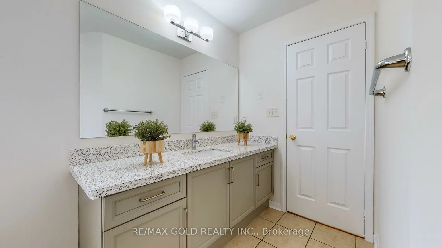 7, Chudleigh, Credit Valley, Brampton