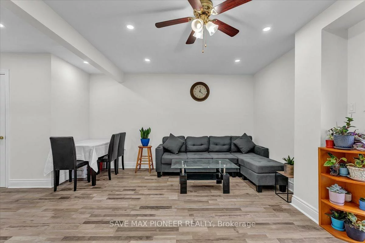 11, Great Oak, Northgate, Brampton