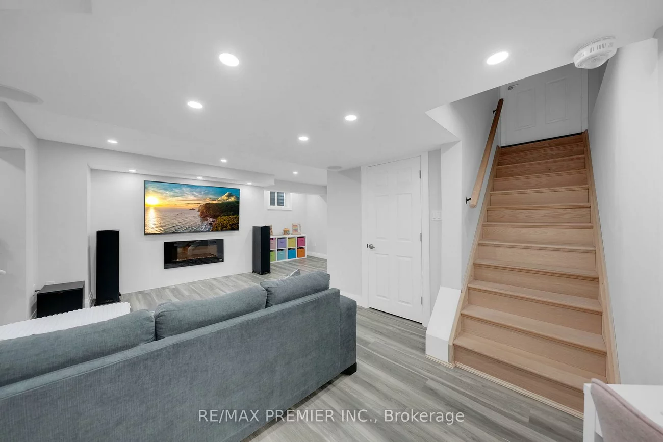 258, Remembrance, Northwest Brampton, Brampton