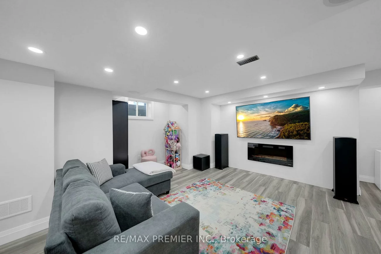 258, Remembrance, Northwest Brampton, Brampton