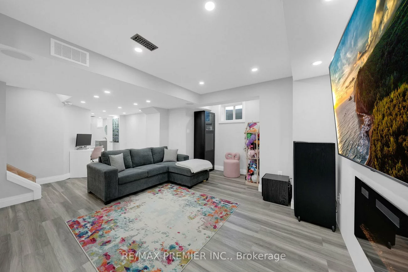 258, Remembrance, Northwest Brampton, Brampton