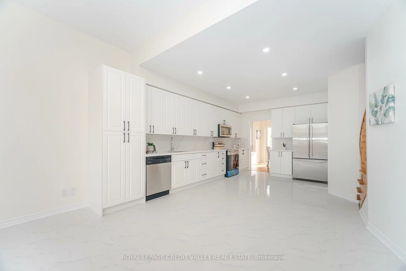 70, Blue Diamond, Bramalea North Industrial, Brampton