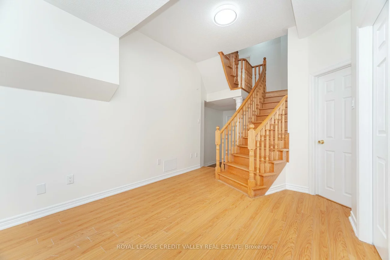 70, Blue Diamond, Bramalea North Industrial, Brampton