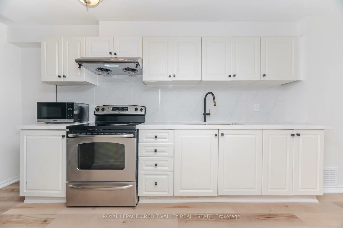 70, Blue Diamond, Bramalea North Industrial, Brampton