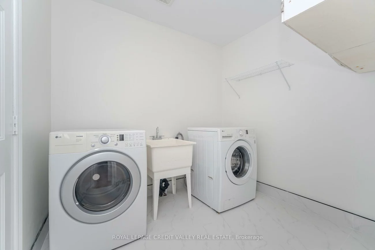 70, Blue Diamond, Bramalea North Industrial, Brampton