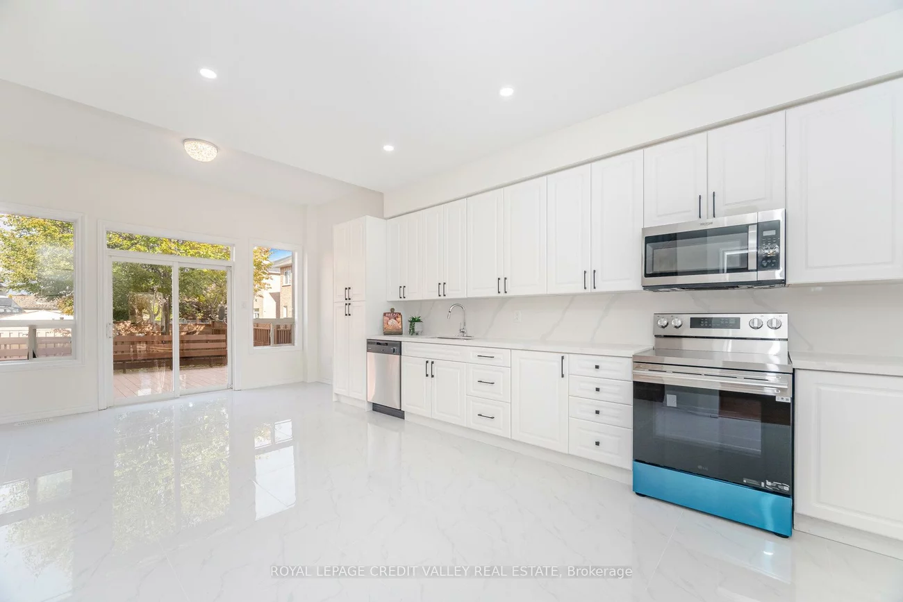 70, Blue Diamond, Bramalea North Industrial, Brampton