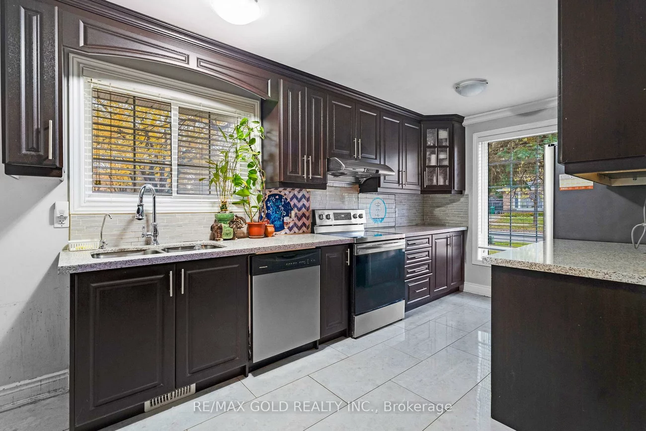 13, TULLAMORE, Brampton East, Brampton