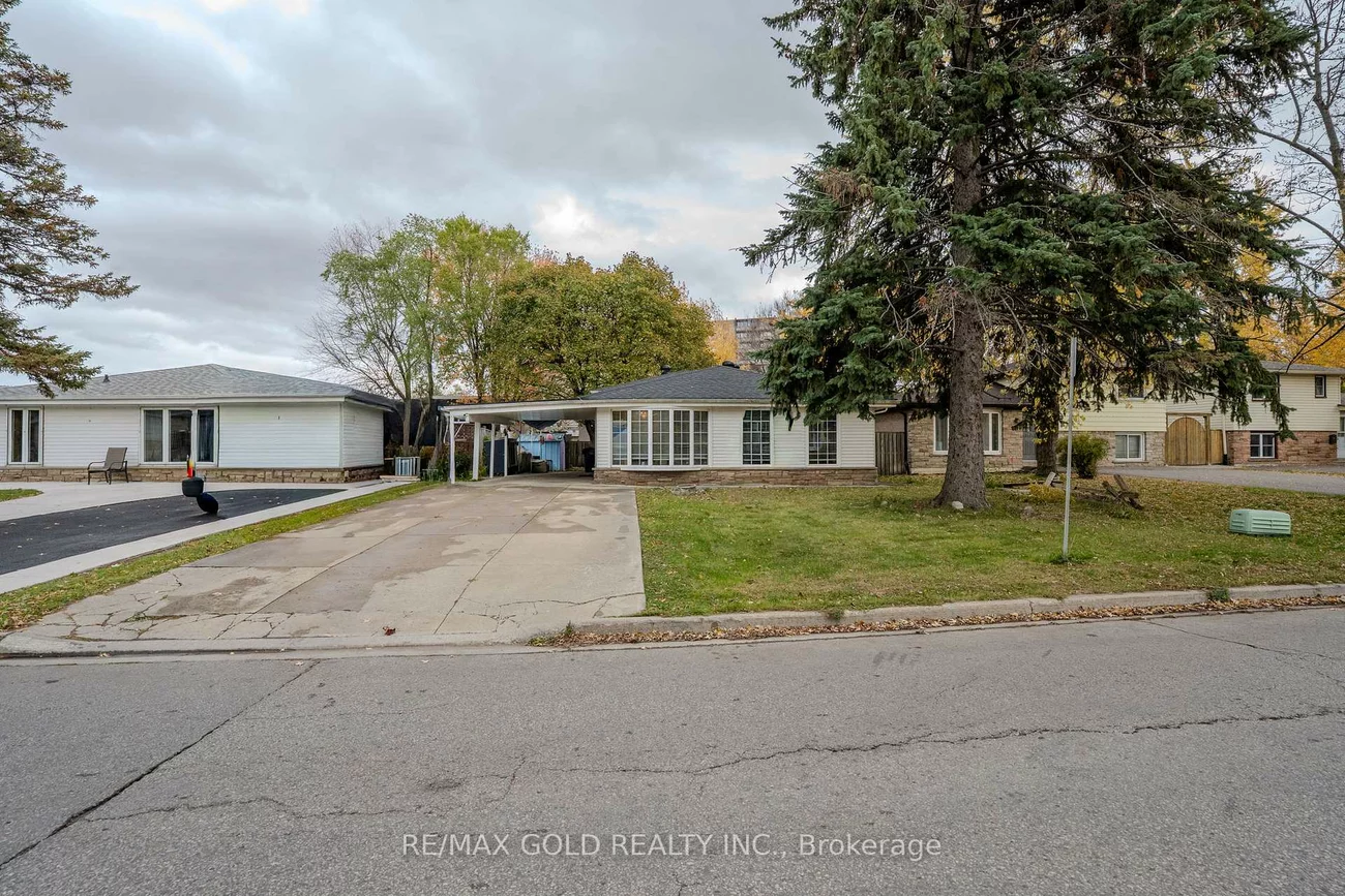 13, TULLAMORE, Brampton East, Brampton