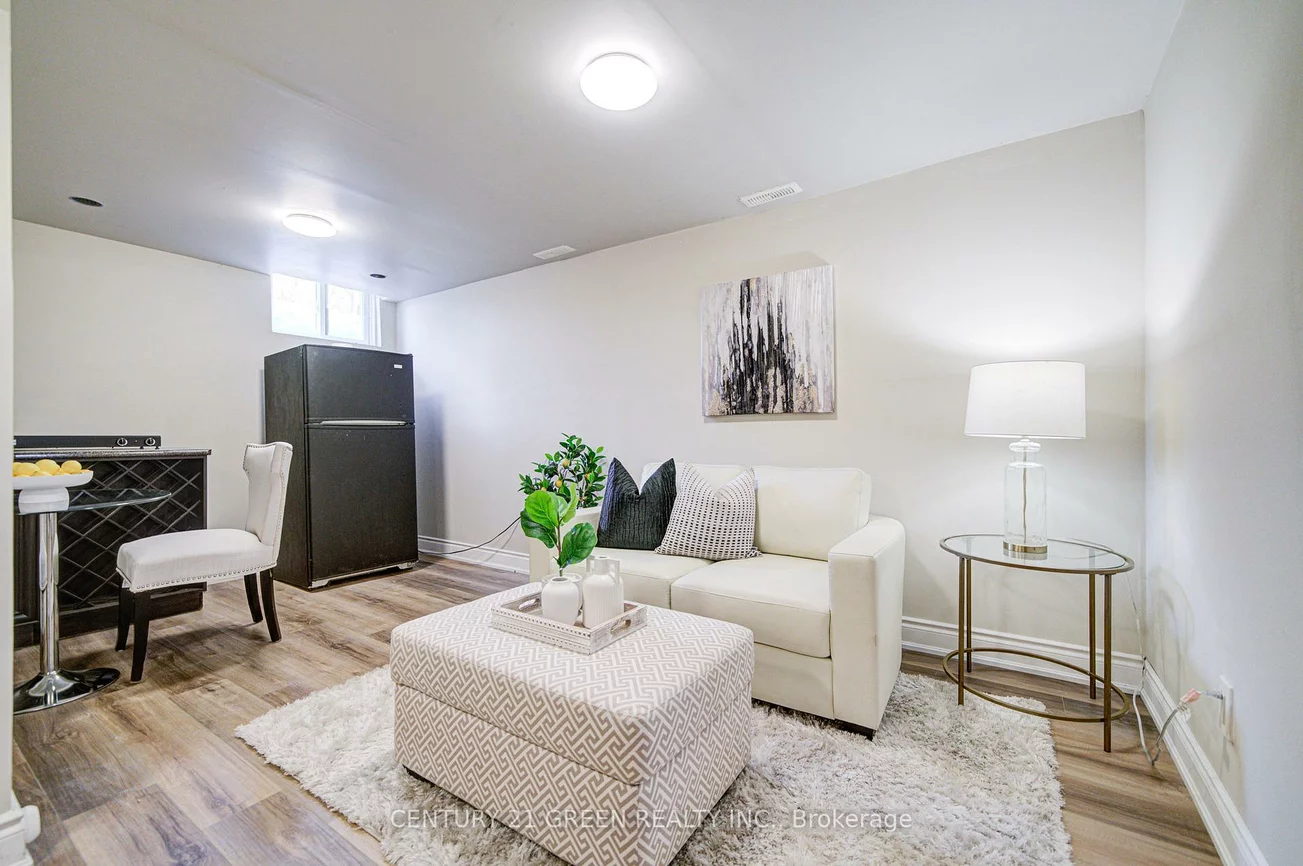 1, Greenarrow, Brampton North, Brampton