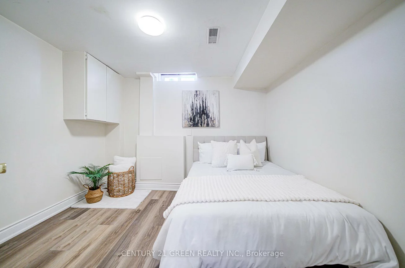 1, Greenarrow, Brampton North, Brampton